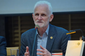 Конвейер репрессий. МВД объявило в розыск нобелевского лауреата Алеся Беляцкого. Бывшего механизатора осудили за политику